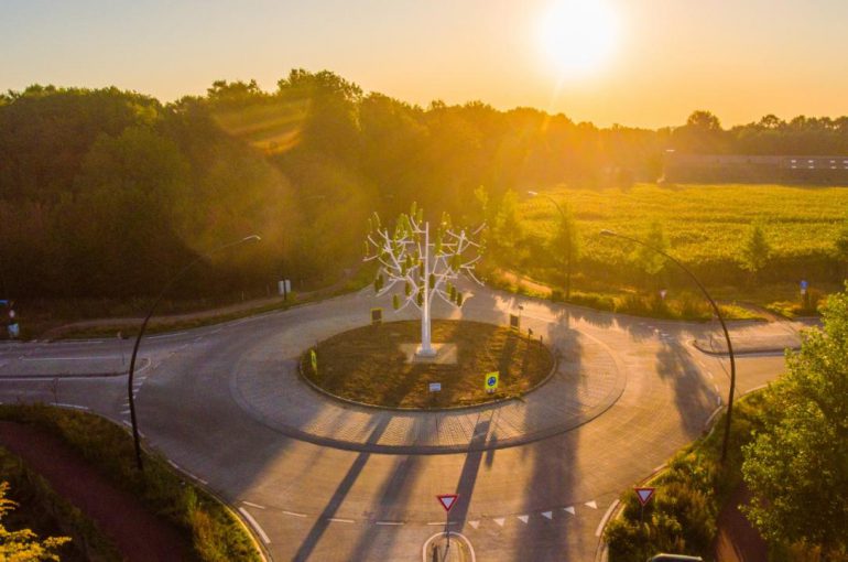 Eerste windenergieboom van Nederland ‘geplant’!