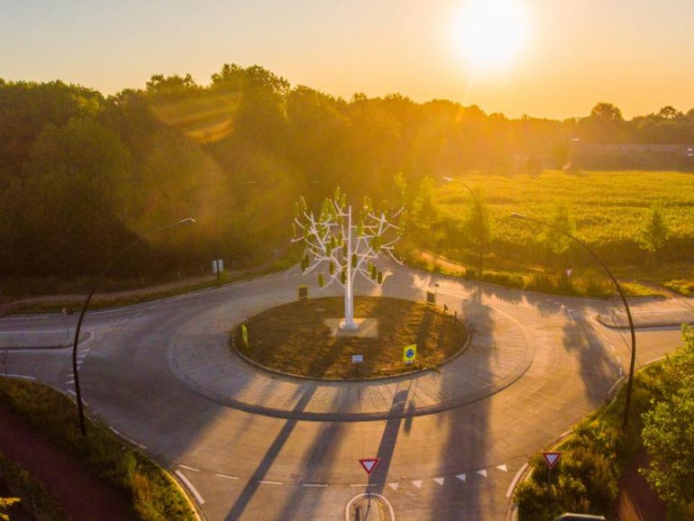 Eerste windenergieboom van Nederland ‘geplant’!